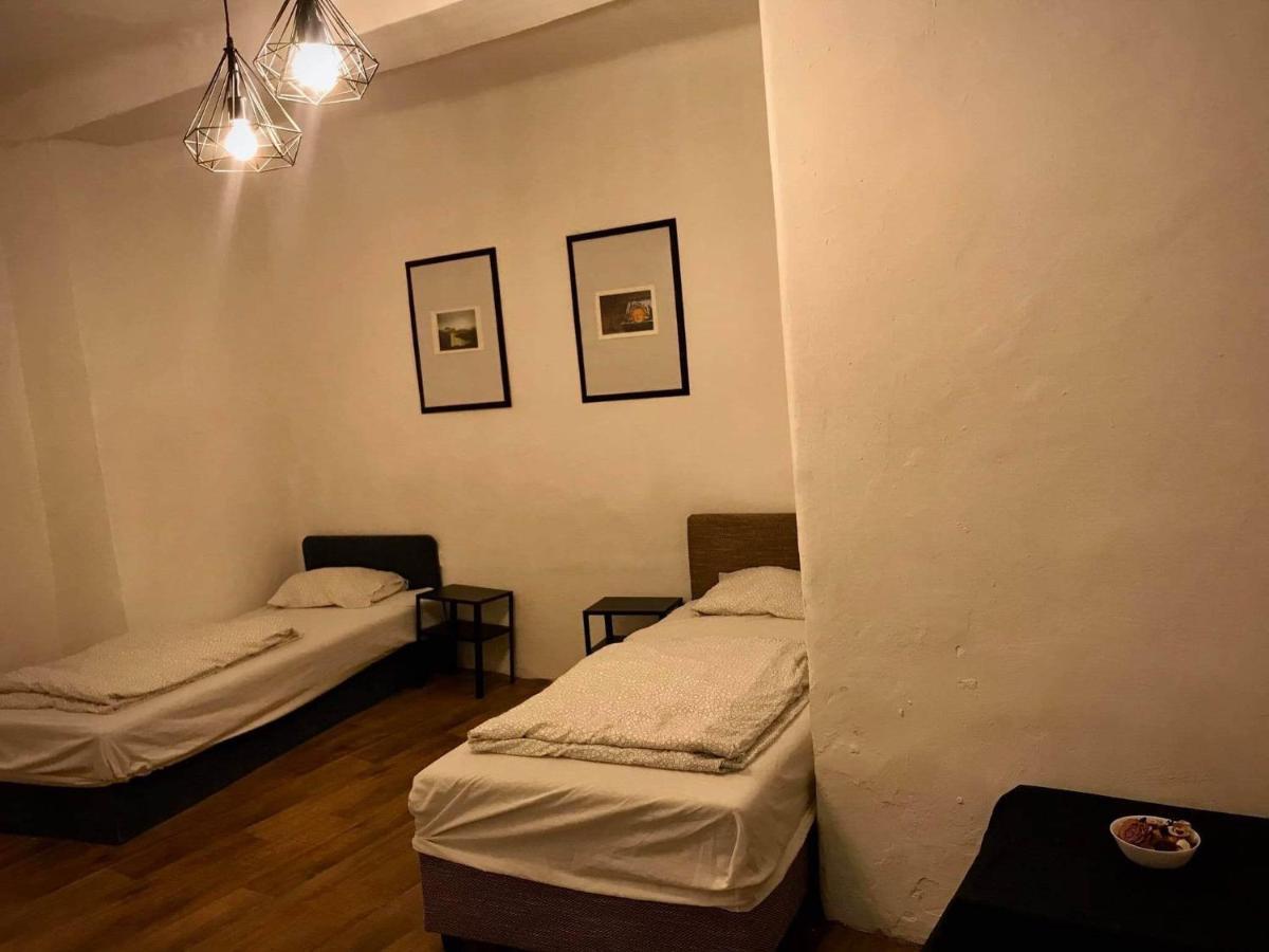 Komfort Apartman Vác Esterno foto