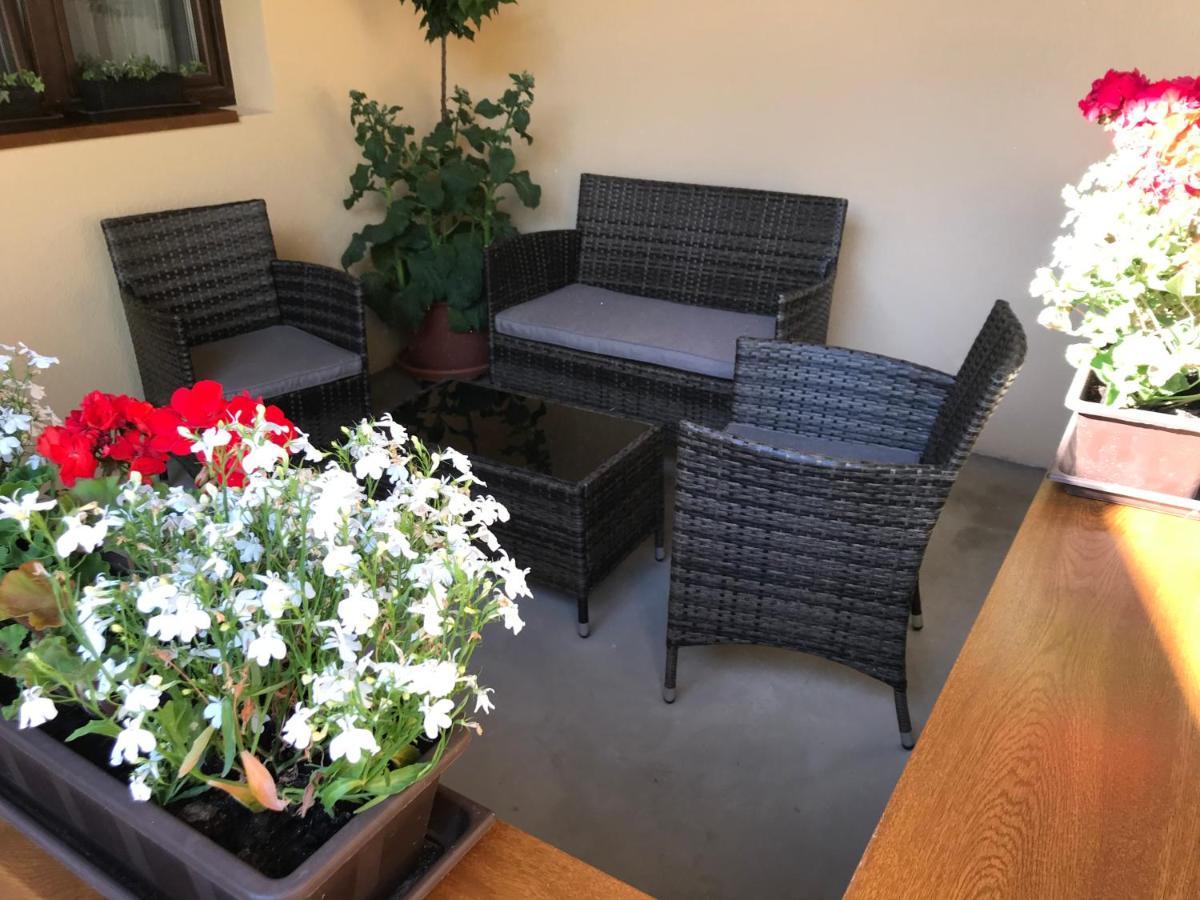 Komfort Apartman Vác Esterno foto